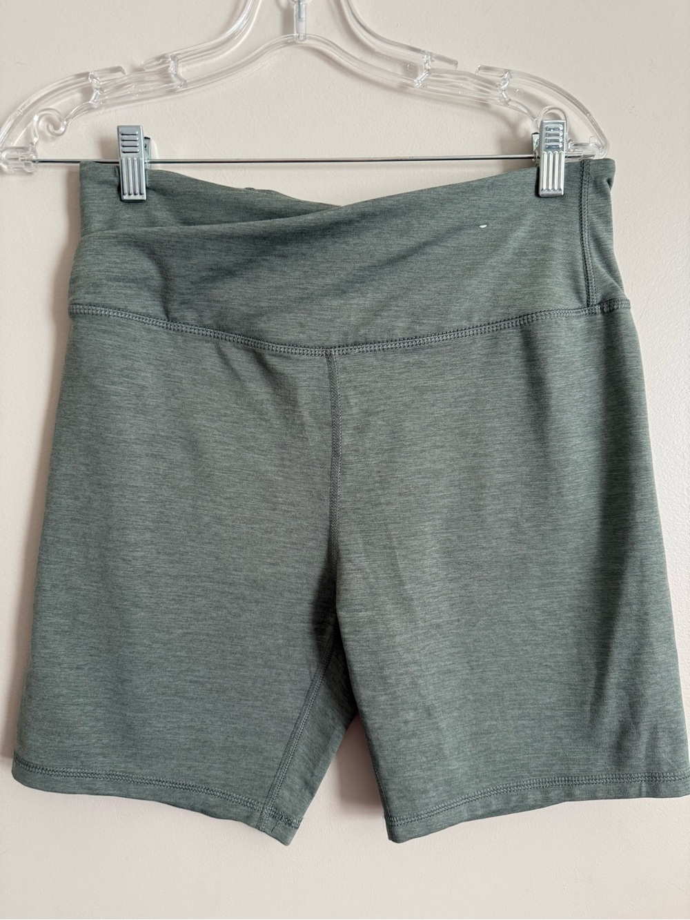 New Outdoor Voices CloudKnit Bike Shorts Women’s Green XL Compression Pockets 7"